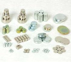 強力磁(ci)鐵喇(la)叭(ba)磁鑄造材(cai)料的(de)前(qian)沿技術研發探(tan)索(suo)